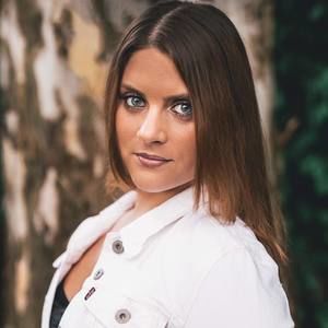 Meet your Posher, Jenifer